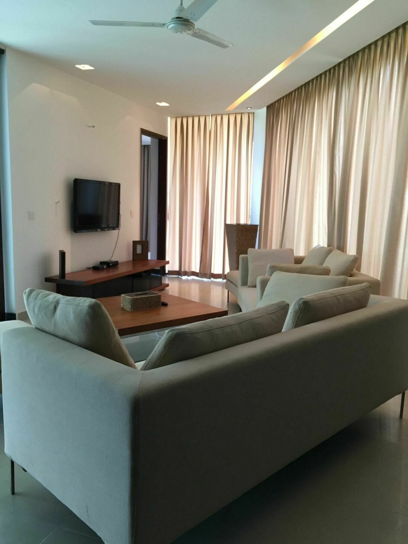 Calem Grove Hotel Candolim Ngoại thất bức ảnh