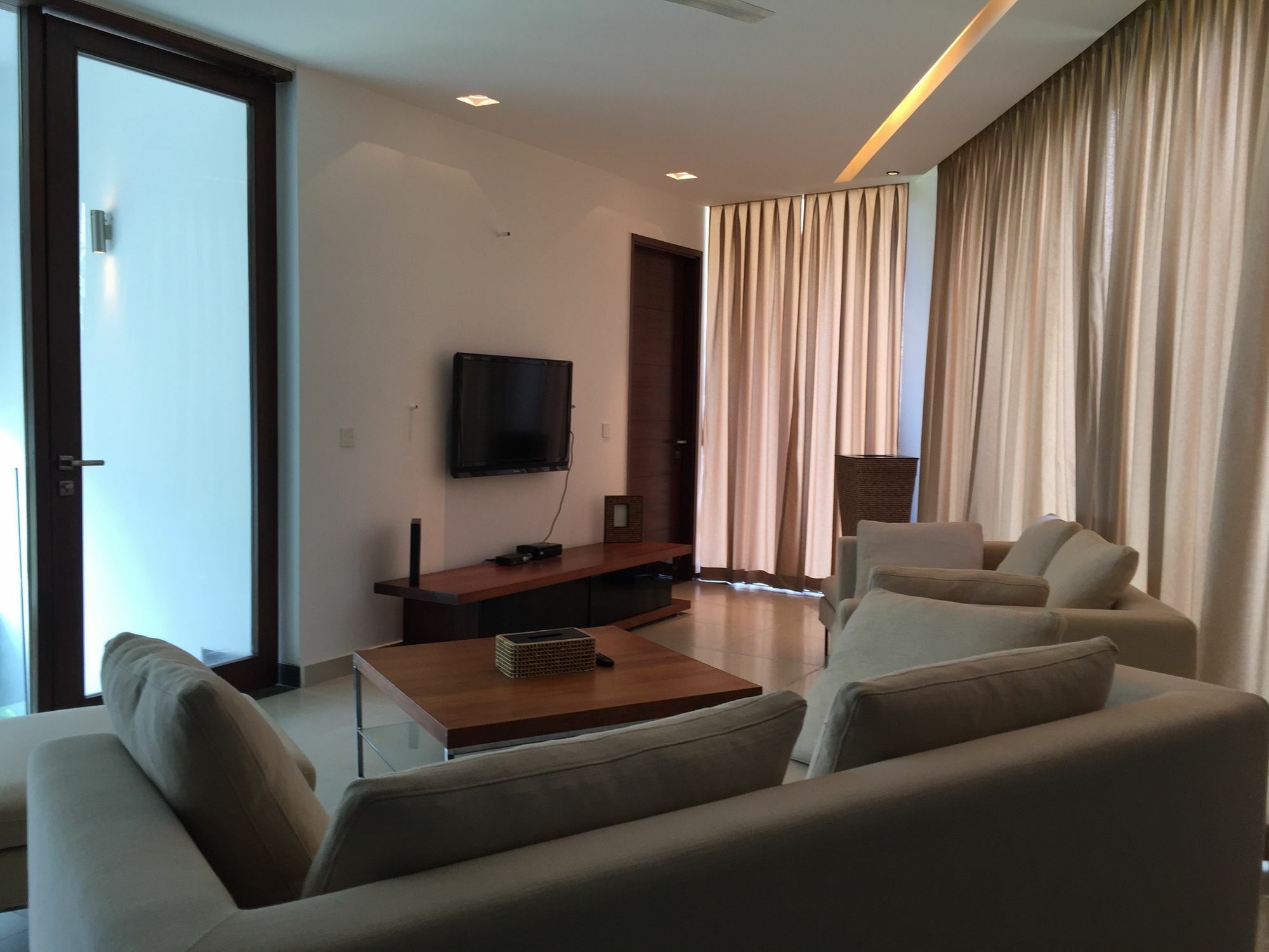 Calem Grove Hotel Candolim Ngoại thất bức ảnh