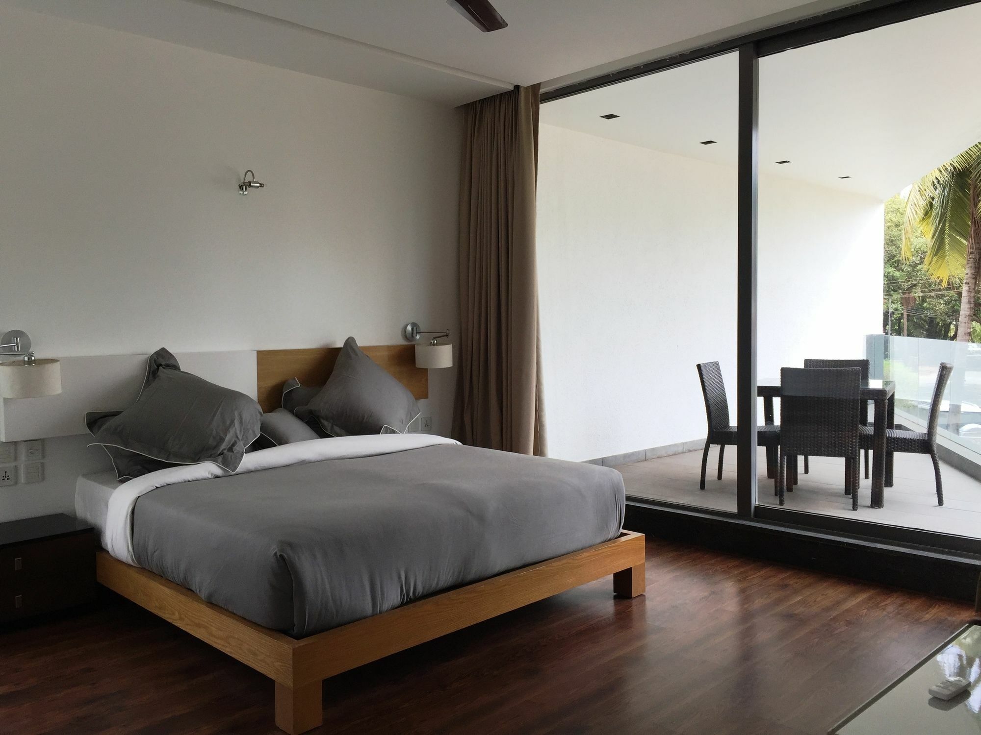 Calem Grove Hotel Candolim Ngoại thất bức ảnh